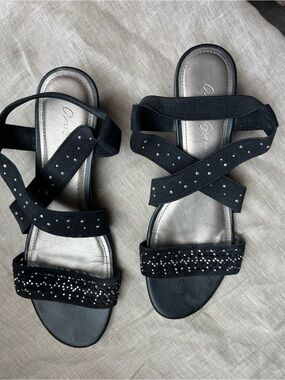 Amelia Grace Women's Black Beaded Cross-Strap Sandals